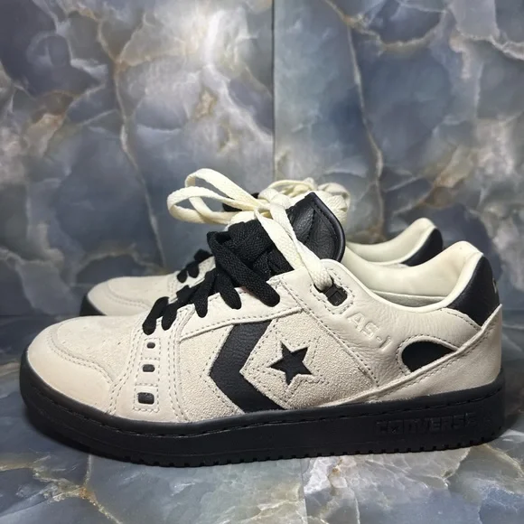 Converse Two-Tone Low-Top Sneakers in Cream and Black - Picture 4 of 8